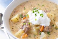 Slow Cooker Cheeseburger Soup Recipe for Comforting Weeknights