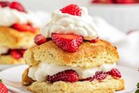 Classic Strawberry Shortcake Recipe with Fresh Strawberries and Cream