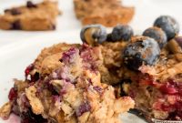 Peanut Butter Banana Berry Baked Oats — Protein-Packed Breakfast