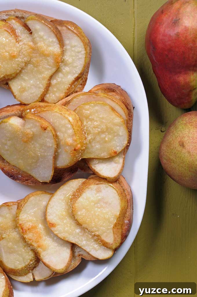 Maple Pear Crostini: Quick Fall Appetizer with Warm Flavor 5 Looking for a lightly sweetened brunch for a lazy autumn Sunday morning? Check out this scrumptious maple pear crostini recipe. Done in under 25 minutes. Find it now on Foodal!