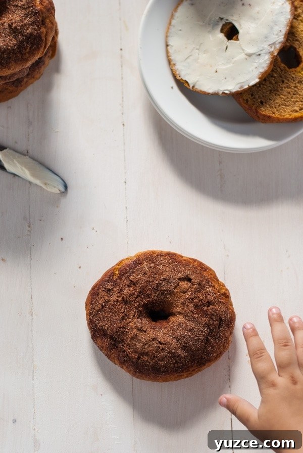 Pumpkin Bagels with Ginger Cinnamon Sugar Crunch Topping 6 Pumpkin bagels recipe with ginger cinnamon sugar | @cookiedesire