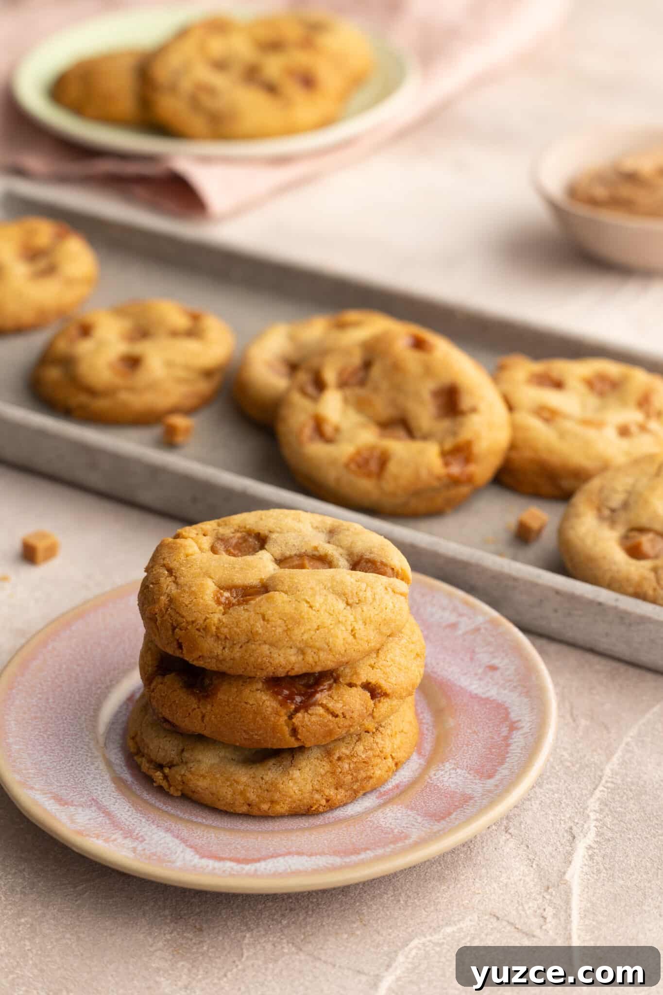 Chewy Caramel Chunk Cookies Recipe for Gooey Treats 6 caramel-cookies-with-chunks