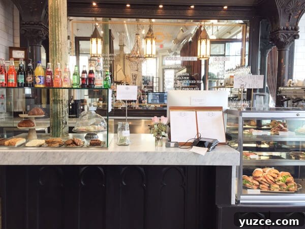 Top Things to Do in Savannah, Georgia — Guide to Must-See Sights 6 Paris Market cafe