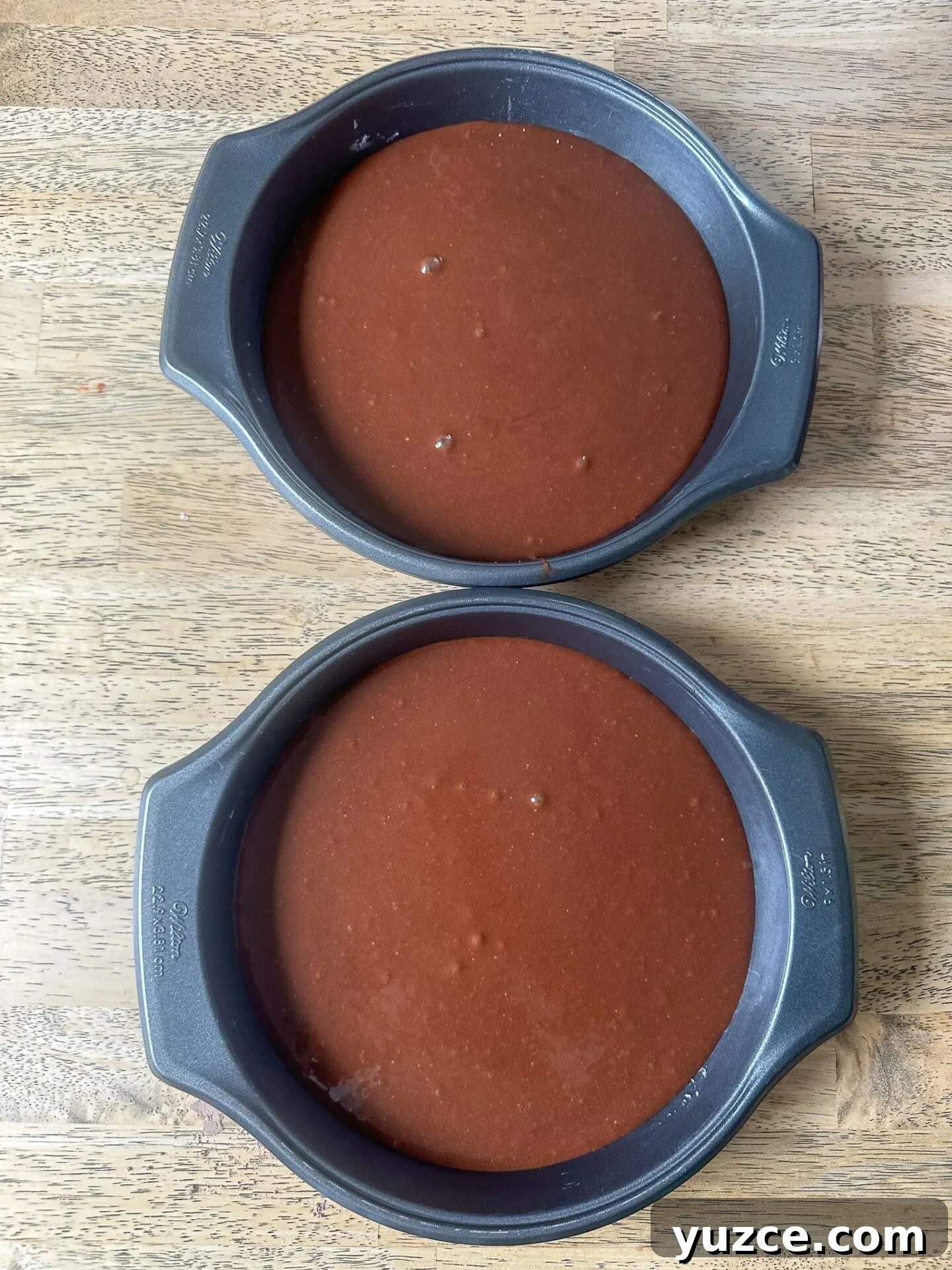 Giant Oreo Cake Recipe: How to Bake a Show‑Stopping Oreo Layer Cake 4 Preparing glaze