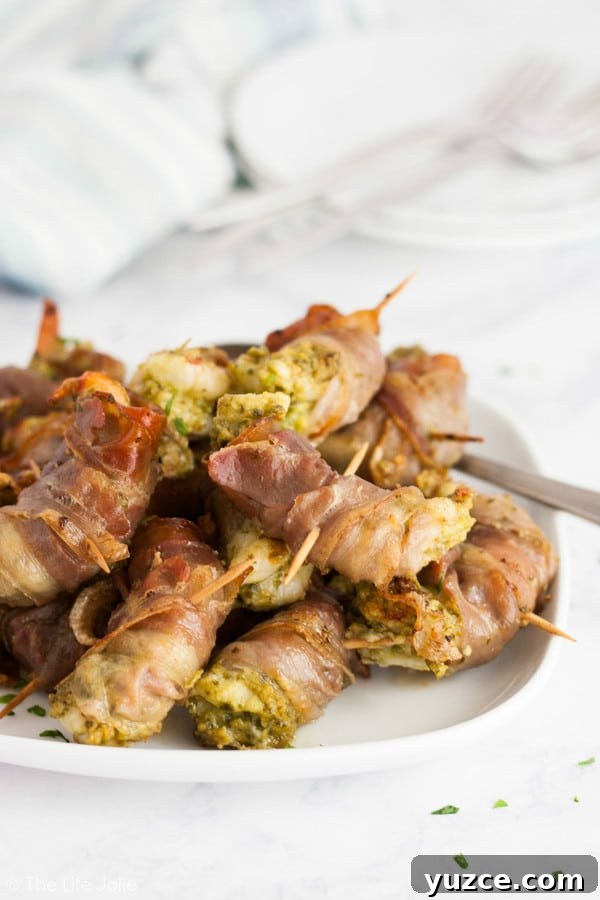 Garlic Shrimp with Pesto and Crispy Prosciutto 6 This Shrimp with Pesto and Prosciutto recipe is seriously easy and tastes delicious. It's super quick to make (10-15 minutes tops!!) and uses only 3 ingredients making it the perfect starter for a dinner party or a girls night!