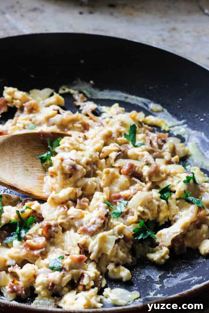 Prosciutto and Mozzarella Scrambled Eggs Recipe 3 Scrambled eggs with prosciutto and mozzarella