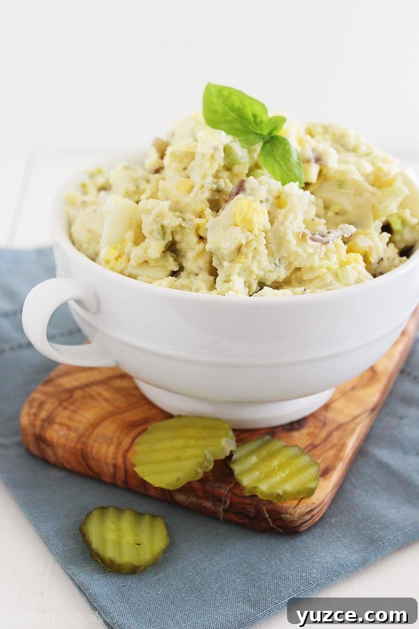 Classic Southern Potato Salad Recipe Made with Mayo and Eggs 3 Simple Southern Potato Salad – Creamy, cool potato salad goes perfectly with all your BBQ favorites! This easy recipe is my best-ever batch and uses fresh ingredients.