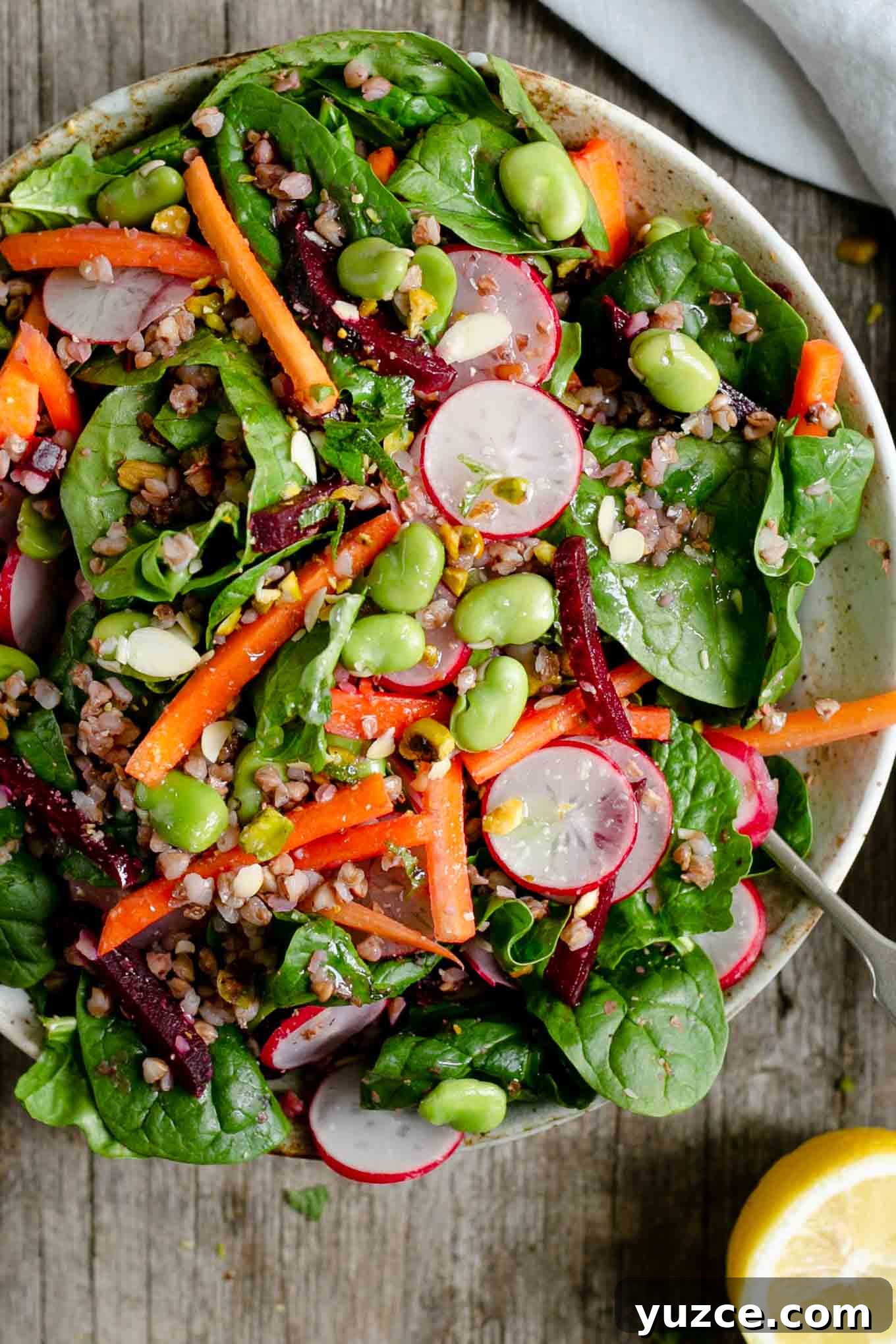 Crisp Spinach and Beetroot Salad with Tangy Citrus Dressing 6 Super clean and healthy spinach and beetroot salad #healthyrecipe #foodphotography #veganfood | via @annabanana.co