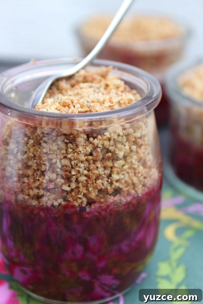 Low-Carb Paleo Fruit Crumble Recipe for Weight Loss 4 A simple healthy dessert